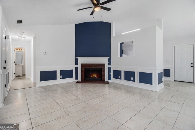 Photo - 5900 Creekside Dr