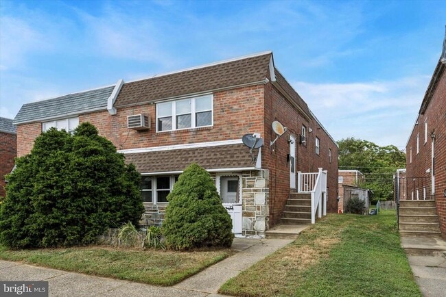 Building Photo - 2155 Benson St Unit B Rental