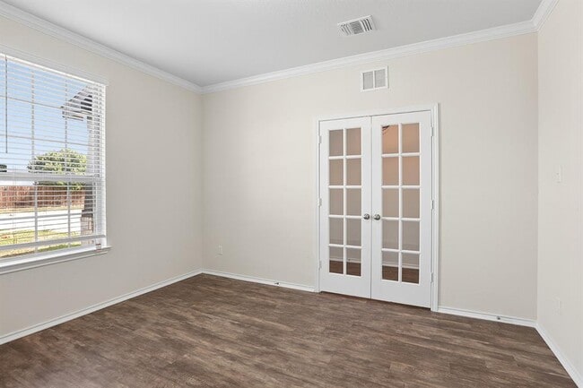 Photo - 709 Hummingbird Ln