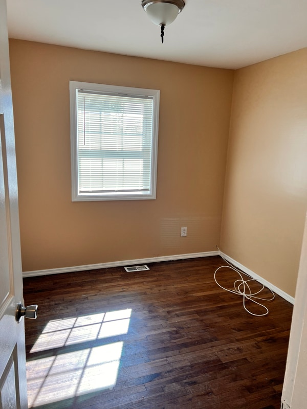 Photo - 270 Louise Ave