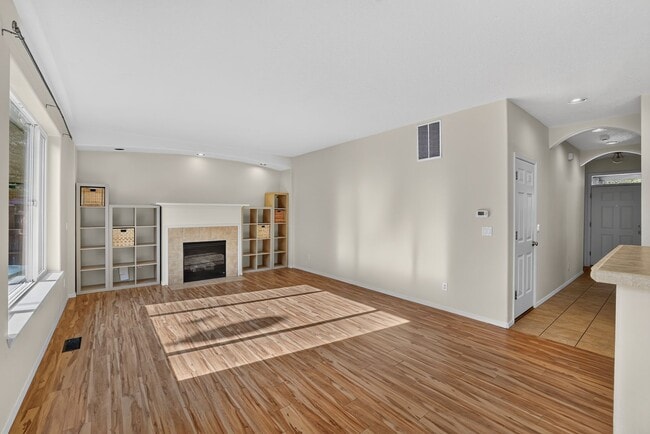 Photo - 472 NE 60th Ave