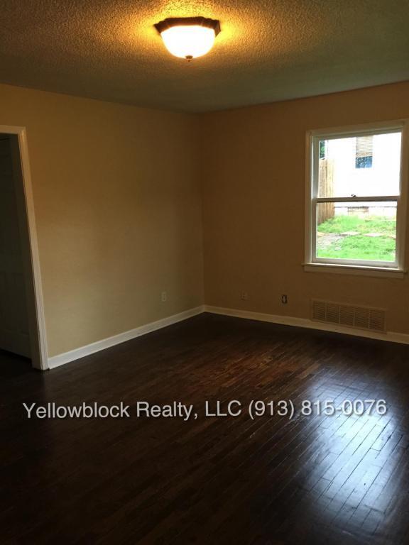 Photo - 9246 Walnut St