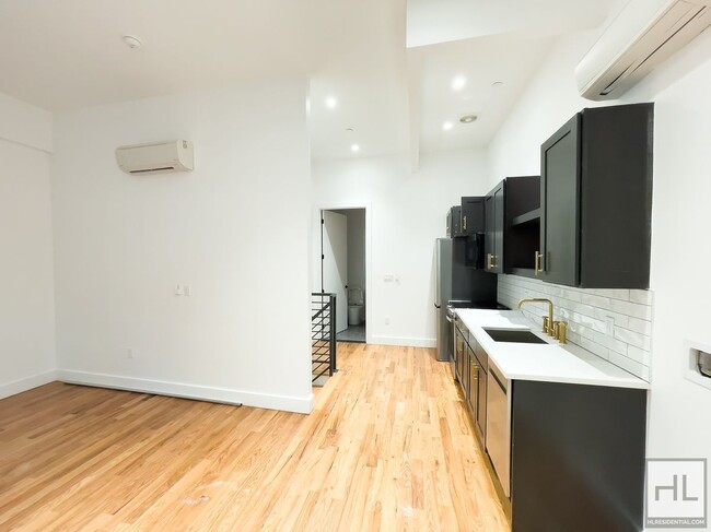 BROADWAY - BROADWAY Apartment Unit 1F