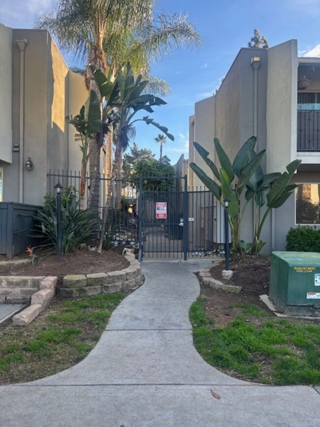 Building Photo - 1 bedroom, 1 bath, ground floor condo in El Cajon available for Move in Feb 1, 2026 Unit 6