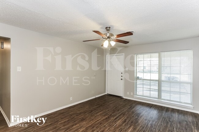 Photo - 1839 Wynn Terrace