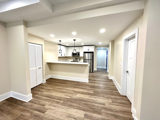 Building Photo - 933 - 320/322 Boggs Avenue Unit 320