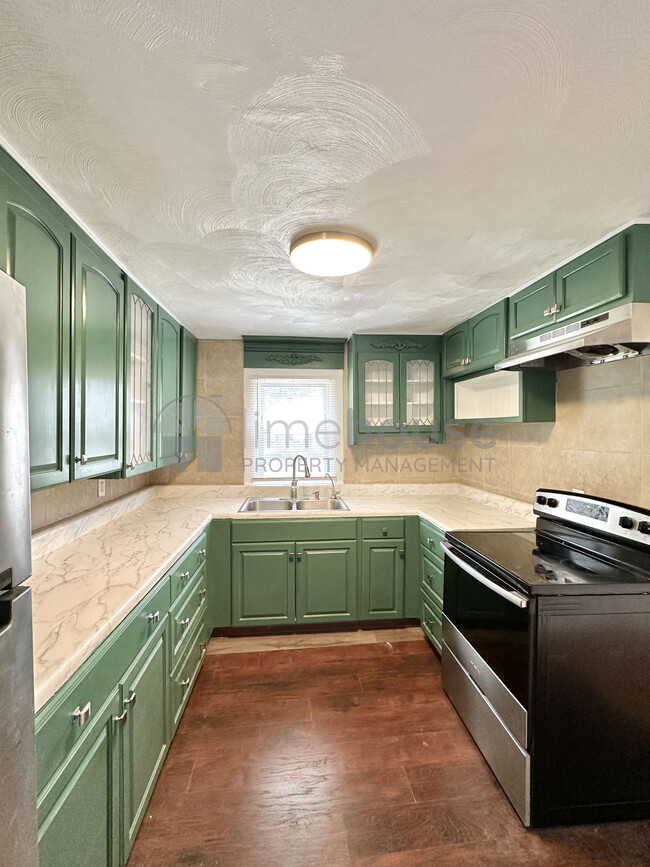 Photo - 3428 Thomas St