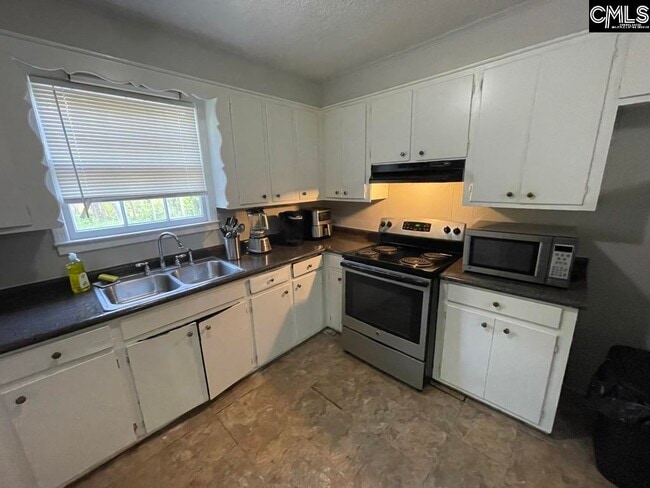 Photo - 1900 Lorick Ave