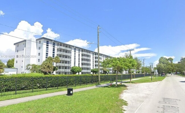 Building Photo - 16851 NE 23rd Ave Unit A217
