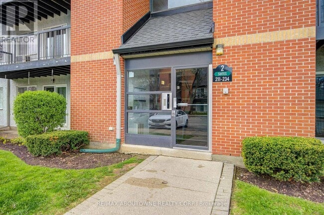 Photo - 1450 Glen Abbey Gate Unit 214