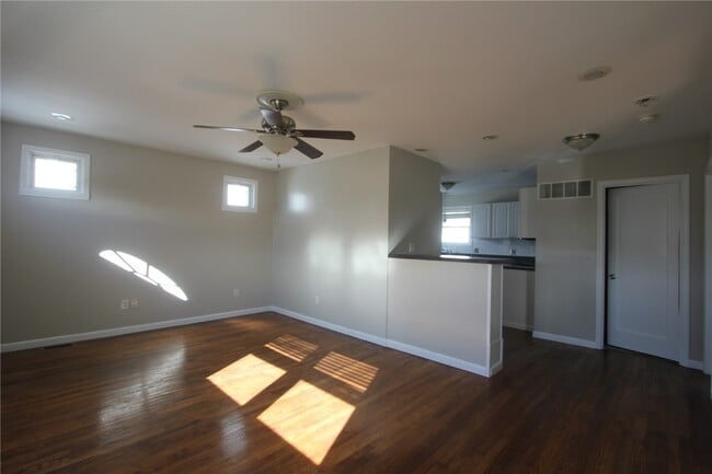 Photo - 3623 Steins St