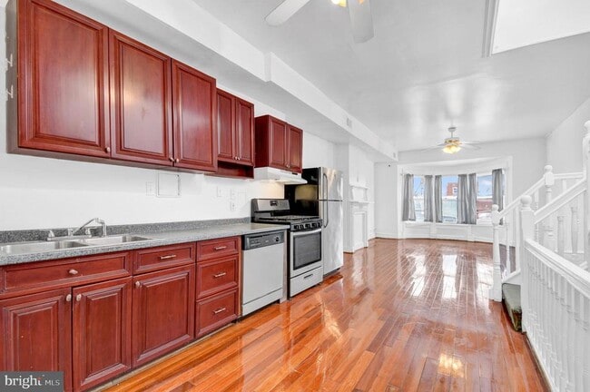 Photo - 1852 5th St NW