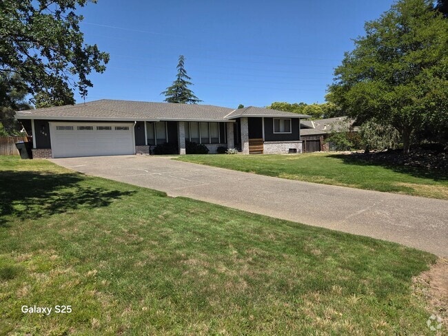 Building Photo - Large Four Bedroom with a Pool in Folsom Rental