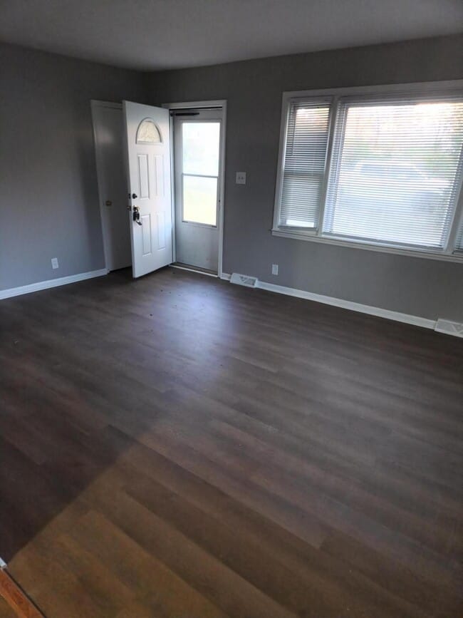 Photo - 3832 Walhampton Dr