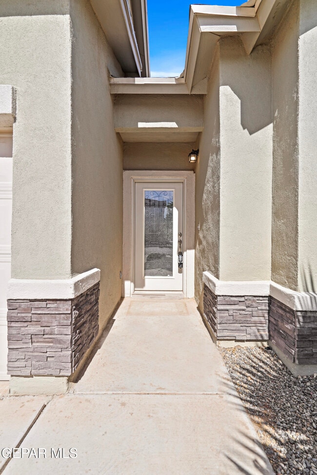 1117 Summer Rain St