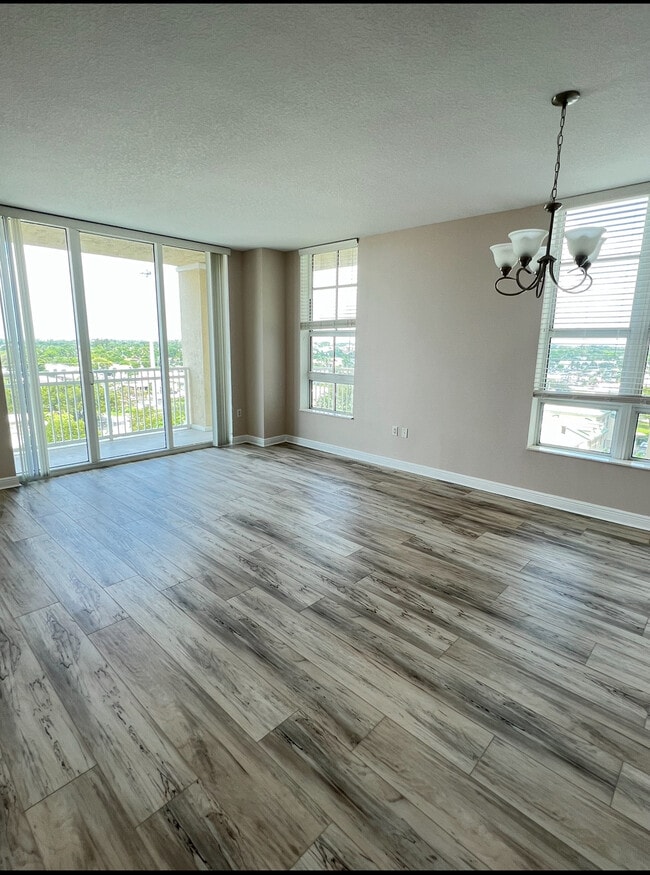 Photo - 350 N Federal Hwy Unidad 804