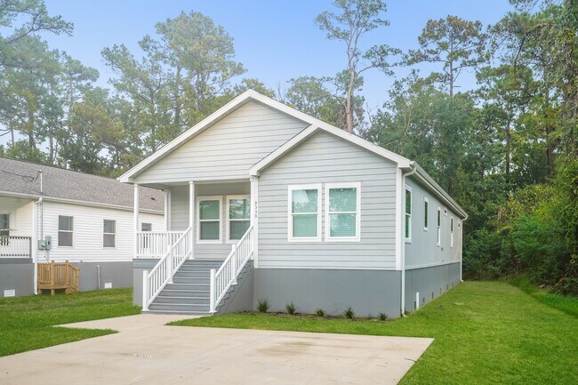 Photo - 9330 Crestview Dr