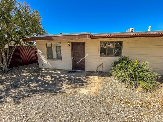 Building Photo - 3657 N Los Altos Ave Unit 1 Rental