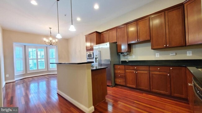 Photo - 631 Hurdle Mill Pl