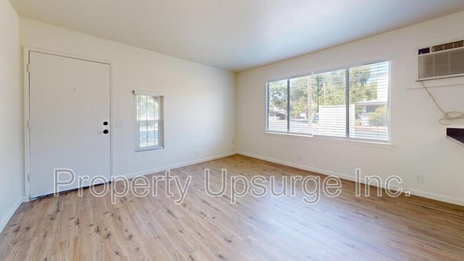 Photo - 1625 Robinson St