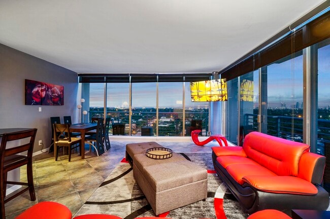 Photo - 1720 Harrison St Unit 12a