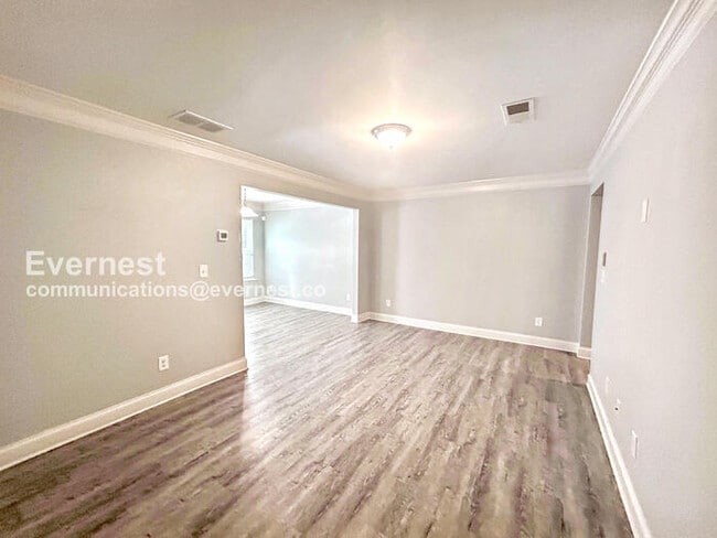 Photo - 5220 Hanover St