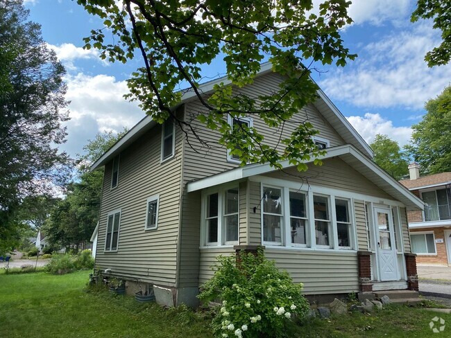 Building Photo - 3 Bed 1 Bath Single Family Home in Wausau