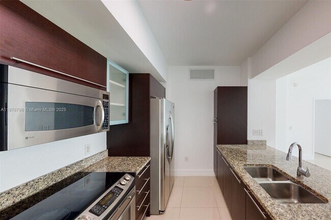 Photo - 951 Brickell Ave Unit 810
