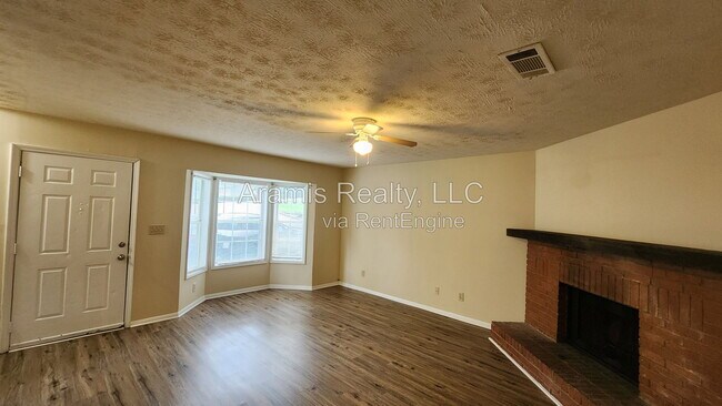 Photo - 2326 Highpoint Rd