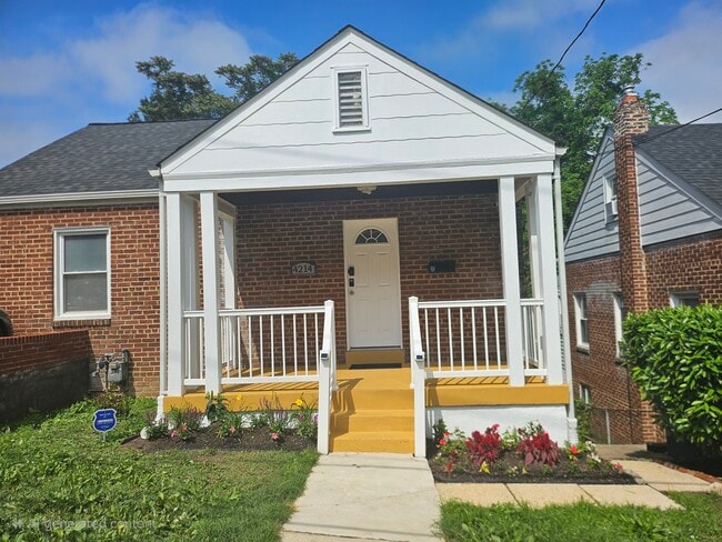 Photo - 4214 Vine St House
