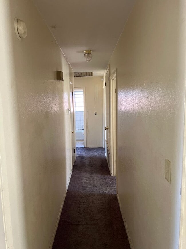 Photo - 632 Kingstowne Pl
