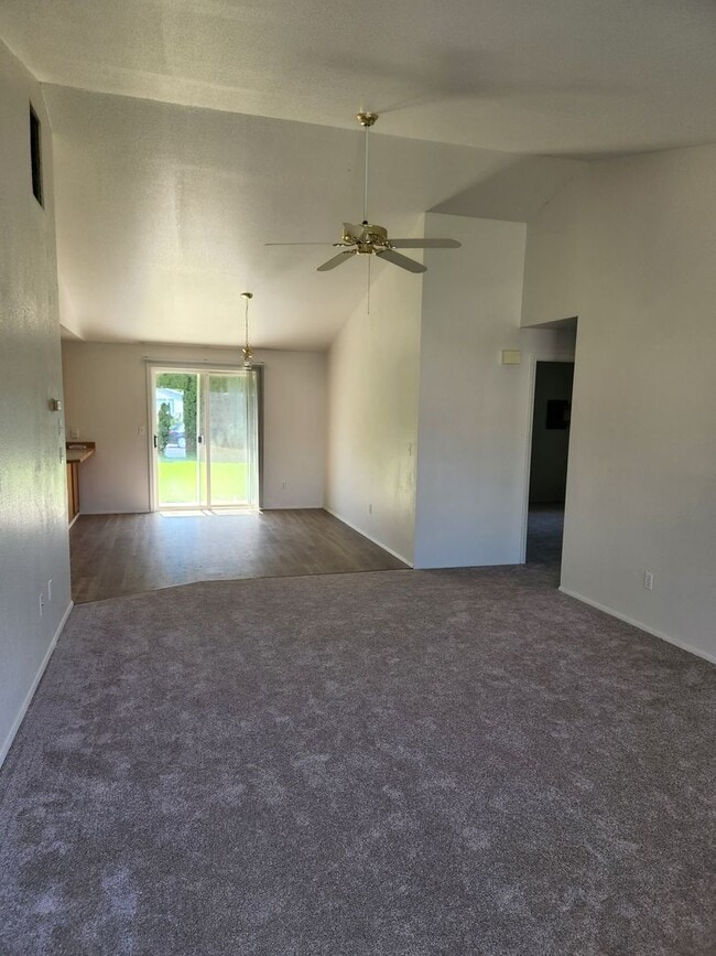 e1256 - e1256 Apartment Unit b