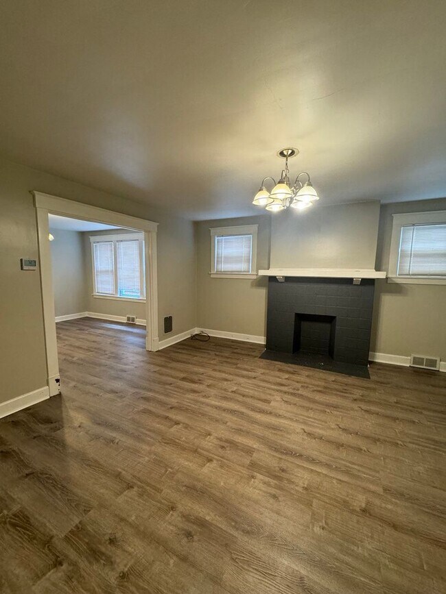 Photo - 24 Florence Ave Unidad Floor 1