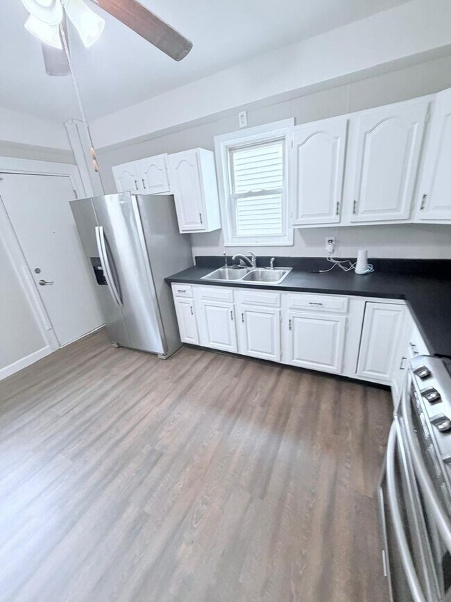 Photo - 6407 Dibble Ave