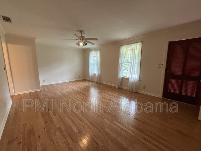 Photo - 413 Harolds Dr NW