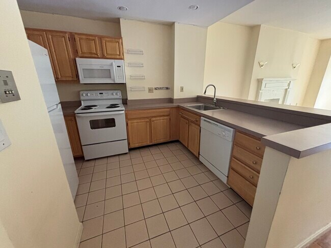 Photo - 1406 Beacon St Unit 2