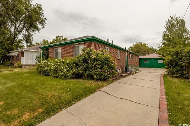 Photo - 2135 S 200 E Casa