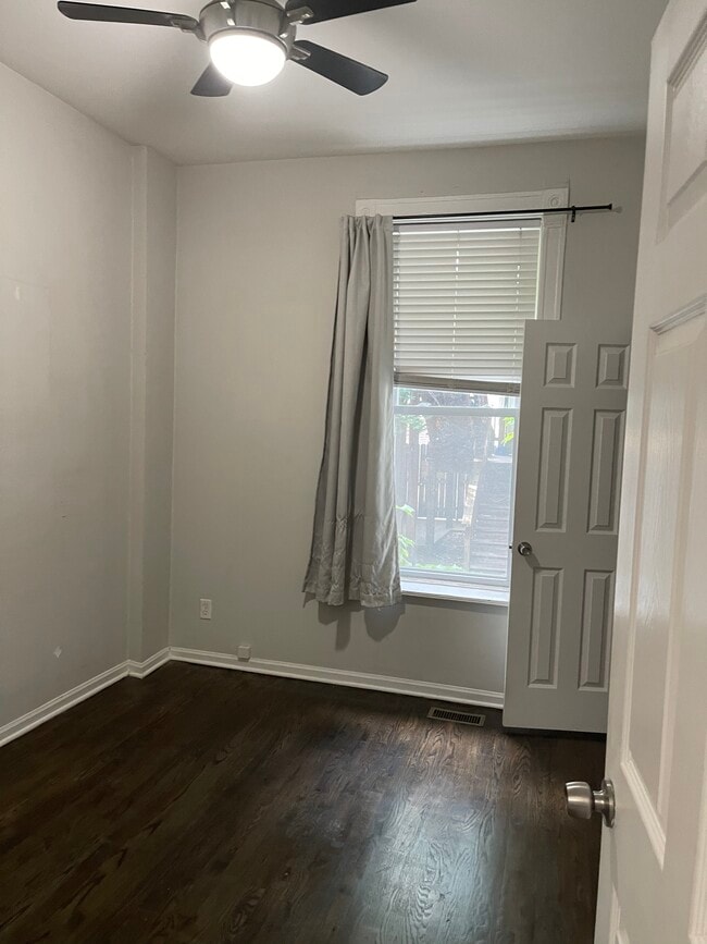 Photo - 1446 W Fletcher St Unit 1R