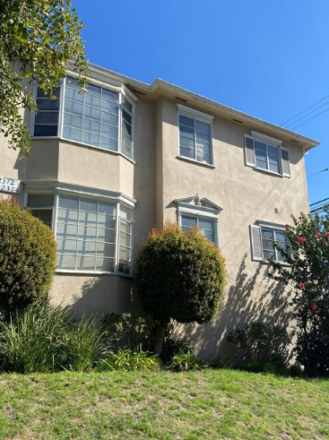 Building Photo - 2372-2374 S Beverly Glen Blvd Rental