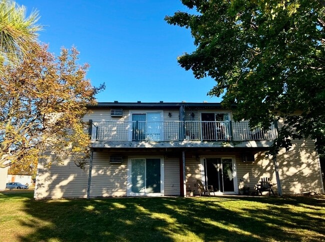 Photo - 1613 Redwood Dr
