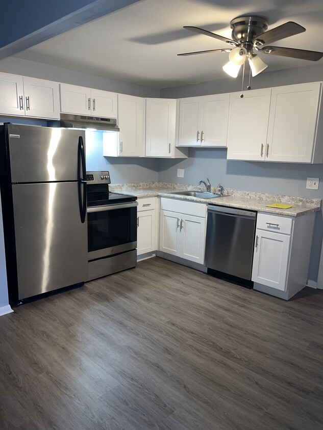 Photo - 137 Hilliard St (Manchester, CT)