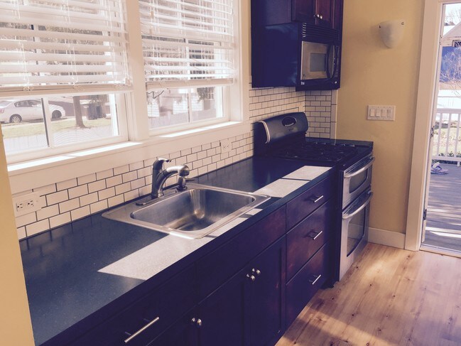 Photo - 153 Grand Ave Unit 3 (rear)