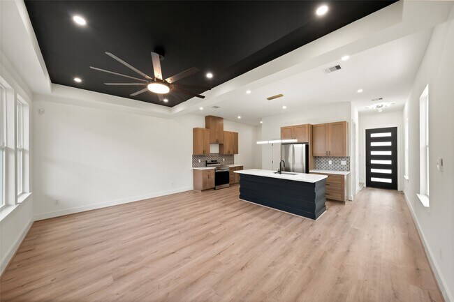 Photo - 307 Quitman St