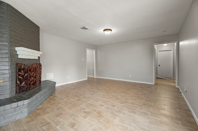 Photo - 16011 Hickory Knoll Dr
