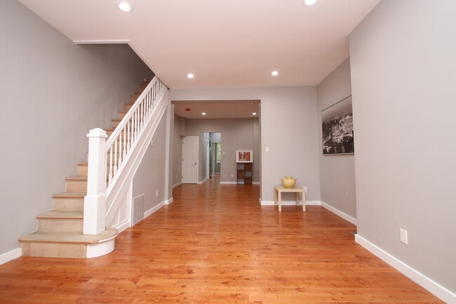 Photo - 3831 N Sydenham St