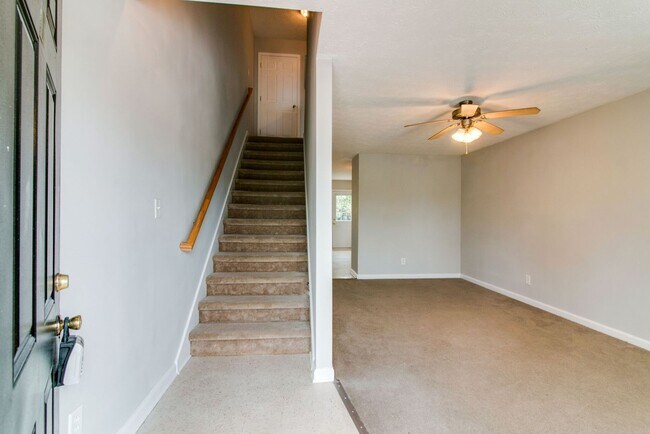 809 Oak Arbor Ct Unit 809-3 Oak Arbor Court