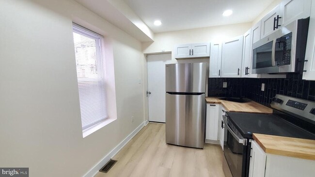 Photo - 1819 N Judson St