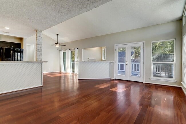 Photo - 11126 Twain Dr