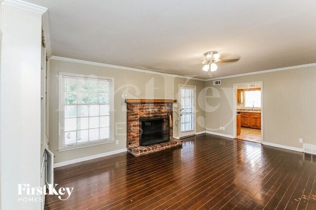 Photo - 5907 Macleod Dr