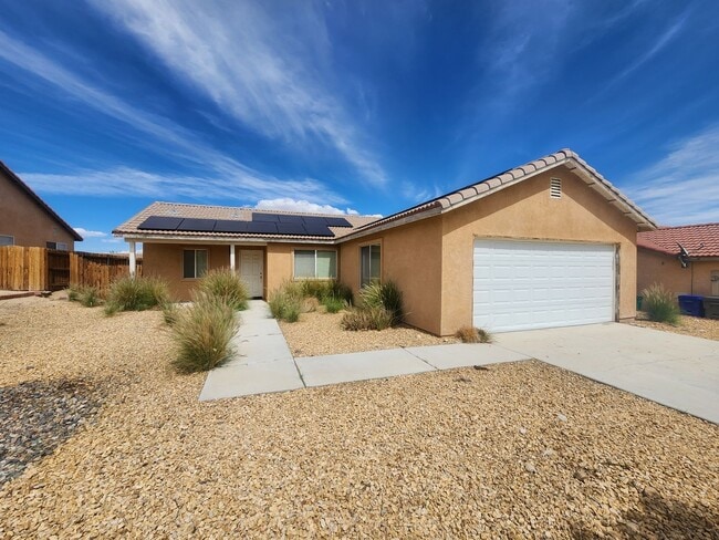 Building Photo - Beautiful Home in Desert Vista Community w...